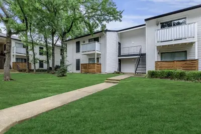 Image de 5 Mins From At&T Stadium! Very Cozy 1 Bedroom With 1 Sofa Bed In Living Room