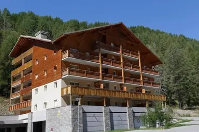Image de Accès Piscine + Bassin Enfants! Appart Charmant