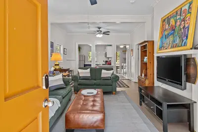 Image de Lenoir Cottage w/ covered patio and fire pit!