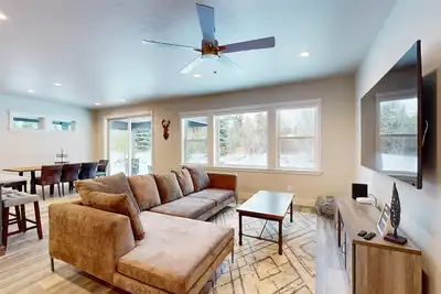 Image de New! Mountain Getaway - Ac - Garage - Single level - Near park, lake, and marina