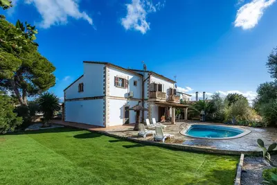 Image de Grande maison de vacances avec piscine – Casa Catalina