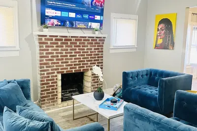 Image de Spacious Family Oasis - Timeless Charm