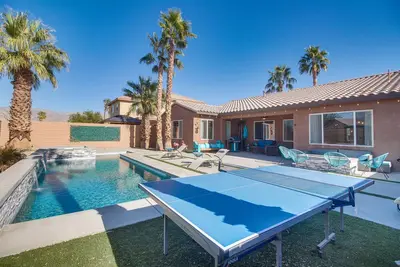 Image de Indio Oasis w/ Heated Saltwater Pool + Hot Tub!