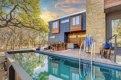 Image de Luxe 4bdr with Pool, Hot Tub, Game Room & Fire Pit | Maverick by AvantStay