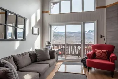 Image de Relaxed Chalet with Views of Mont-Tremblant