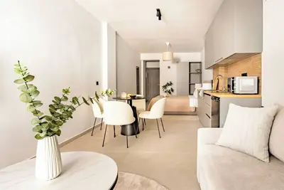 Image de Sanders Tower Centre - Joli studio supérieur avec balcon