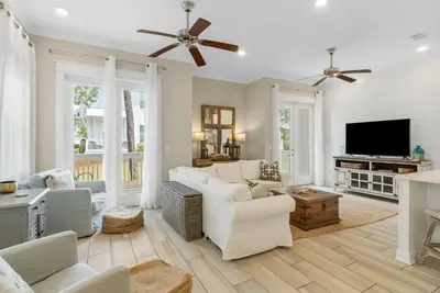 Image de Dog Friendly Happy Daze - Prominence 30a, 4 Bikes, 2 Pools, Beach, Big Chill