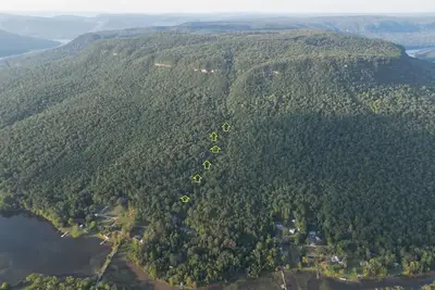 Image de Tennessee River Gorge® Mt. #2 Treehouse \"Amish Built\"