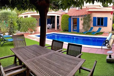 Image de Rare, 100 m de la plage, Villa méditerranéenne Piscine Jardin Parking clos privé