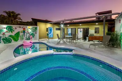 Image de Casa 5 Sol - Downtown Pool Home