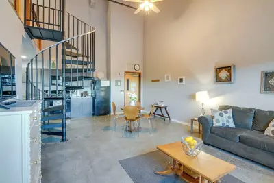 Image de Del Norte Apartment w/ Loft: Walk to Downtown!