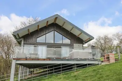 Image de Barcud Coch - Red Kite, pet friendly, with hot tub in Garthmyl