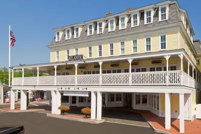 Image de 🏖️Beach Street Retreat~ Ocean View 2br- 2ba condo in ❤️ of Short Sands Village!