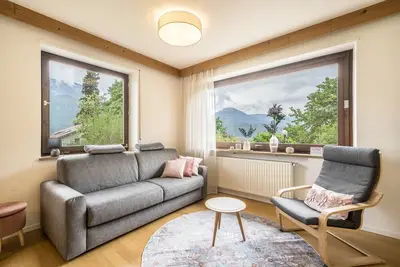 Image de Appartement \"Villa Pinie 2\" avec vue montagne, terrasse privée et Wi-Fi