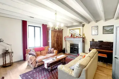 Image de Superbe maison à Arcais avec WiFi