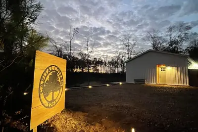 Image de Secluded cottage nestled in the Homochitto National Forest. Fireplace & pond.