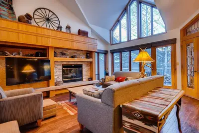 Image de Stunning 3 Bedroom Mountain Condo Private Hot Tub