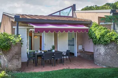 Image de Villa avec climatisation, piscine et terrasse