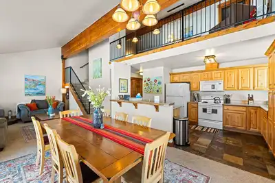 Image de Double Take Condo - Aspen Village - Golf - Shared Pool, Hot tub, Sauna, Gym, Courts