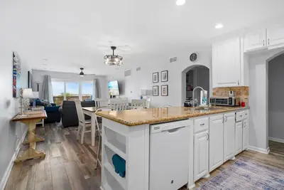 Image de La Mirage Condo 112 Beachfront Resort Condominiums with Private Boardwalk