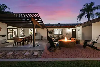 Image de Let the Games Begin! Vista Casita with Paddle & Pool Thrills!