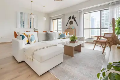 Image de 2br Escape with Panoramic Marina Views in Jbr