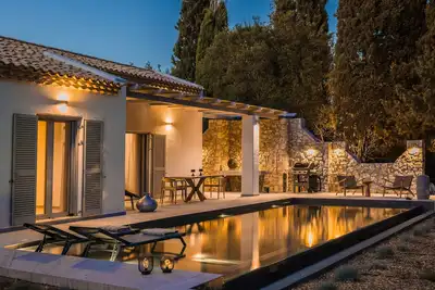 Image de Forest Villa/ In The Forest Tranquility And Just Few Steps From The Sea