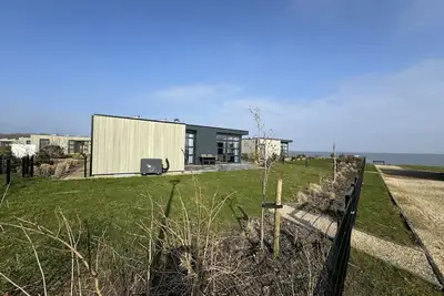Image de Zweite Reihe - ab 2024 mit Zaun - Chalet Strandpanorama