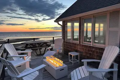 Image de House&Cottage~Seaside Castaway Compound