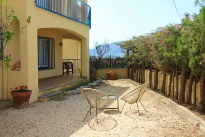 Image de Appartement cosy avec jardin proche des plages - 2 chambres, bbq et garage