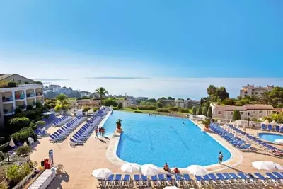 Image de C031 Appart confortable vue mer avec piscine