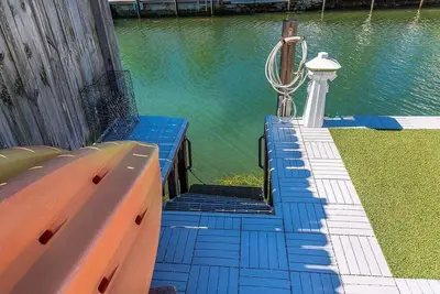 Image de Paradise Cove~ Waterfront Private Pool Home near Gulf