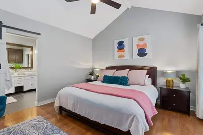 Image de Free Parking, King Bed, Chef Kitchen | The Cottage