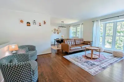 Image de Modern Home  Dedicated Workspace  Free Parking