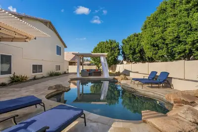 Image de Epic 6br w/ Foosball + Popcorn | Pool + Fire Pit