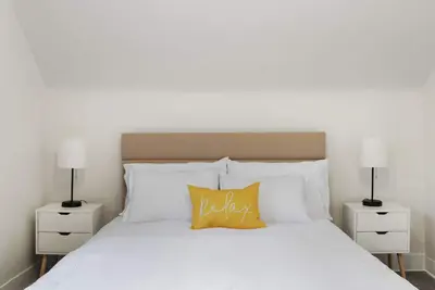 Image de Modern 4 Br/2 Bath House near University of Rochester