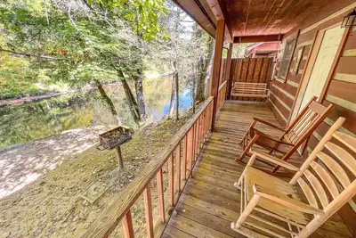 Image de Cabin #1 - Riverfront w/ Gas Fireplace and more!