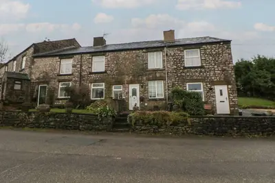 Quarry Cottage, pet friendly, with a garden in Buxton