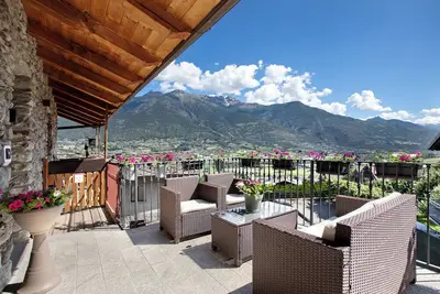 Image de Appartement \"Maison Bebe Mont Emilius\" avec vue sur les montagnes, terrasse privée et Wi-Fi