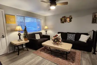 Image de Leisurely Leona - 5 bedrooms, 2bath