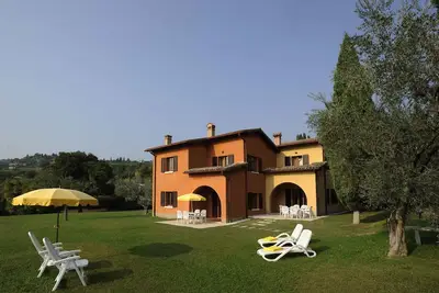 Image de Appartement de vacances avec balcon ou terrasse, WiFi et climatisation