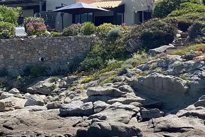 Image de Maison en Corse bord de mer / grande terrasse, accès direct et privatif à la mer