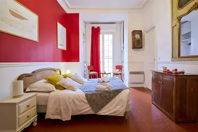 Appartement 5 pièces de 120m2 Nice Centre Proche Mer