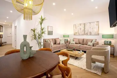 Image de Exclusive apartment in city center. Capiteles