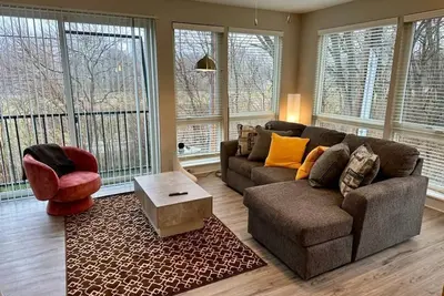 Image de Broad Ripple Quietly Nestled 2br w/ Free Parking