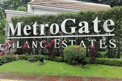 Image de Vacation Home Metrogate Silang Estate\nCozy and Beautiful environment