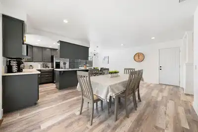 Image de New 3bd/2ba Ideal Escape Close to the River