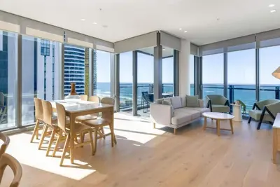 Image de Ocean View 2 bedroom + study in Broadbeach