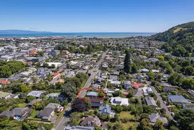 Image de Birdsong Cottage - Your Central Haven in Nelson