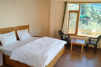 Image de Room in Manali, River and Mountain View middle of apple orchard, Quit place 7